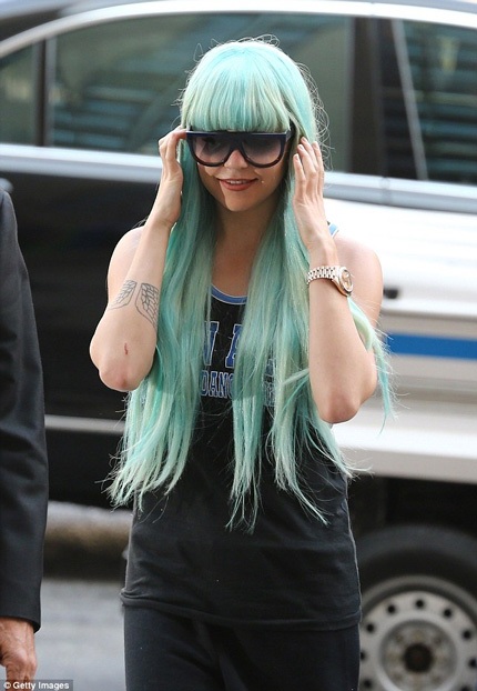 Amanda Bynes có thể phải ở viện tâm thần thêm 1 năm