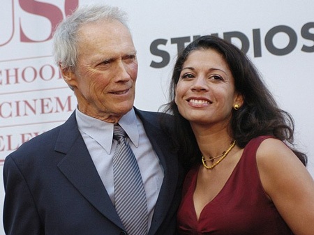 Clint Eastwood và vợ thứ hai, bà Dina khi còn mặn nồng