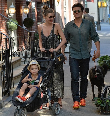 Vợ chồng Mirada, Orlando và con trai Flynn (2 tuổi