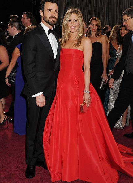 “Đừng hỏi tôi về chuyện sinh con” - 2 Jennifer Aniston và bạn trai - Justin Theroux