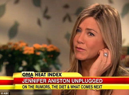 “Đừng hỏi tôi về chuyện sinh con” - 3 Jennifer Aniston trong buổi phỏng vấn ngày 7/8