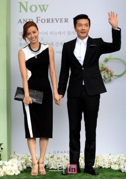Dàn sao Hàn tới dự đám cưới Lee Byung Hun và Lee Min Jung - 10 Vợ chồng Kwon Sang Woo và Son Tae Young