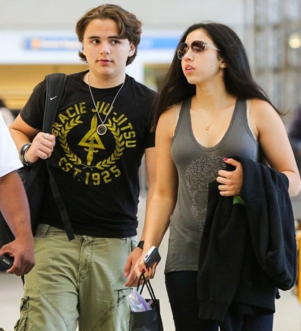 16 tuổi, con trai của Michael Jackson đi nghỉ riêng cùng bạn gái - 1 Prince Jackson và bạn gái rời Los Angeles để đi nghỉ cùng nhau