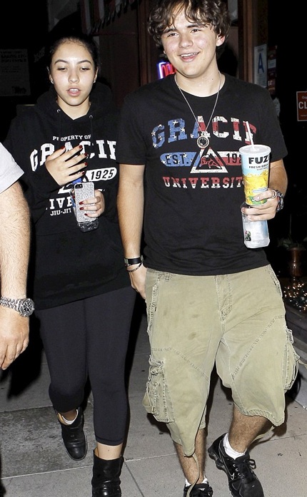 16 tuổi, con trai của Michael Jackson đi nghỉ riêng cùng bạn gái - 3 Mới 16 tuổi nhưng Prince đã hò hẹn với khá nhiều cô bạn gái cùng lớp