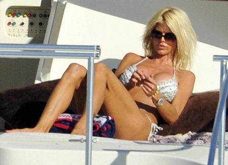 Siêu mẫu 38 tuổi hiện đang Porto Cervo,