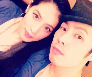 Ngô Kiến Hào và bạn gái