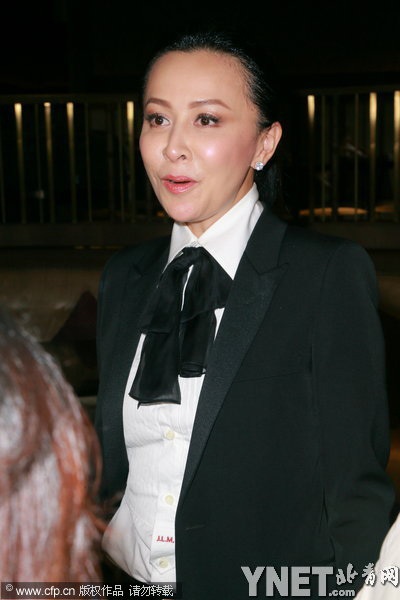 Lưu Hiểu Khánh trẻ trung trong buổi diễn vở kịch