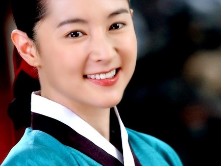Lee Young Ae chọn cuộc sống bình dị bên chồng con - 4 Lee Young Ae trong bộ phim