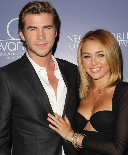Miley Cyrus bị "đá" vì bạn trai có bạn gái mới - 1 Liam và Miley khi còn hạnh phúc và đẹp đôi bên nhau