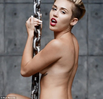 Hôn phu tương lai của Miley Cyrus phủ nhận ngoại tình - 3 Hôn phu tương lai của Miley Cyrus phủ nhận ngoại tình