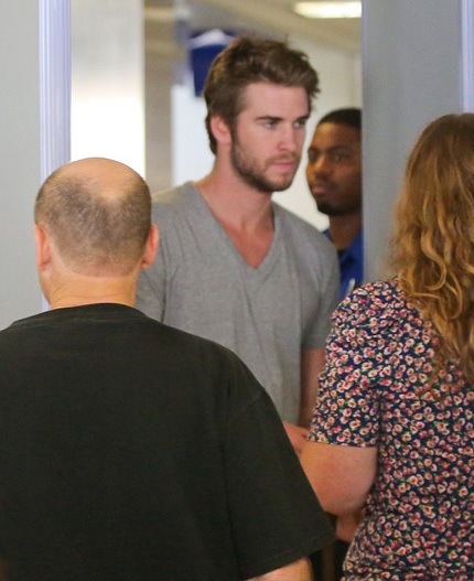 Nam diễn viên nổi tiếng né tránh giới truyền thông