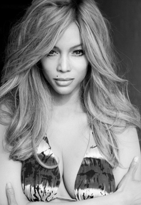 Xem Tyra Banks hóa thân thành Kate Upton, Claudia Schiffer - 1 Xem Tyra Banks hóa thân thành Kate Upton, Claudia Schiffer