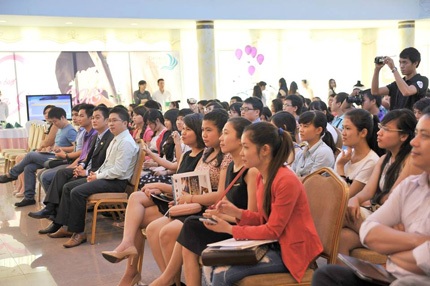 Đà Nẵng: Hơn 400 bạn trẻ được tư vấn trước mùa cưới - 1 Đà Nẵng: Hơn 400 bạn trẻ được tư vấn trước mùa cưới