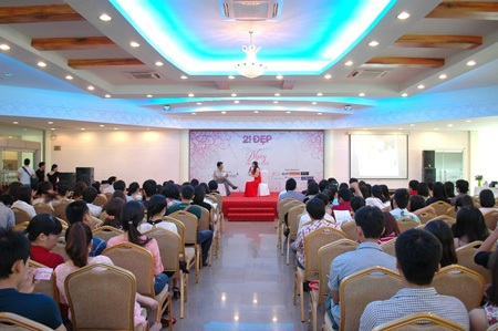 Đà Nẵng: Hơn 400 bạn trẻ được tư vấn trước mùa cưới - 2 Đà Nẵng: Hơn 400 bạn trẻ được tư vấn trước mùa cưới