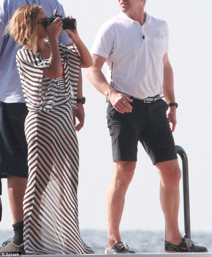 Beyonce tranh thủ trò chuyện với mọi người