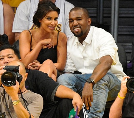 Cái kết ngọt ngào của chuyện tình 9 năm giữa Kim và Kanye - 10 Tháng 5/2012, hai người cùng theo dõi một trận đấu
