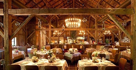 Bàn tiệc cưới của Kelly