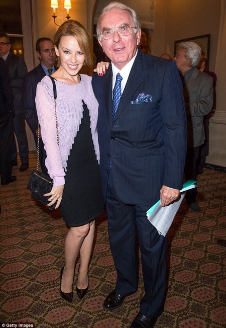 Kylie vui vẻ khi tham dự sự kiện tối 14/10