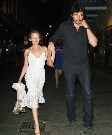 Kylie Minogue và bạn trai cũ Andres Velencoso đã có 5 năm gắn bó