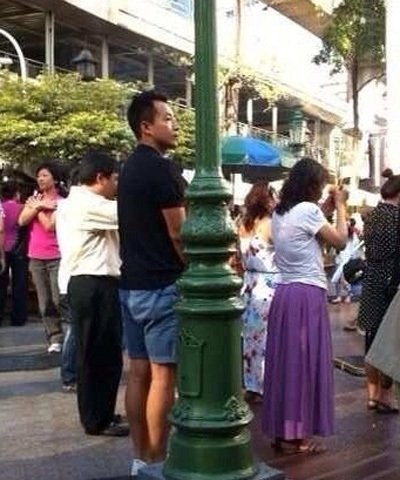 Ở Thái Lan nhưng một số người vẫn nhận ra vợ chồng nữ diễn viên xứ Đài