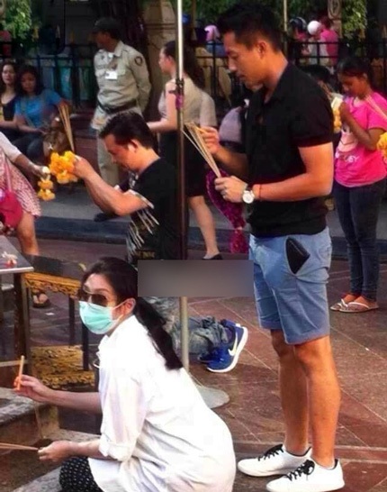 Ở Thái Lan nhưng một số người vẫn nhận ra vợ chồng nữ diễn viên xứ Đài