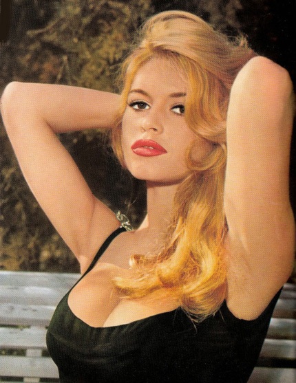 Cuộc đời thăng trầm và buồn bã của "biểu tượng sex" Brigitte Bardot - 2 Vẻ đẹp gợi cảm của Brigitte Bardot đã trở thành nỗi ám ảnh với nhiều đàn ông
