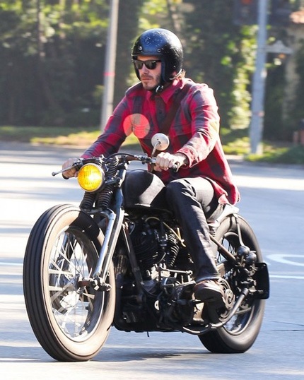 Cả nhà đam mê thể thao không quên theo dõi những diễn biến gay cấn dưới sân