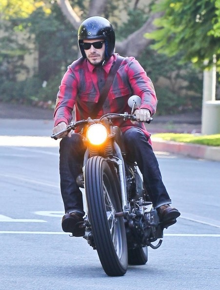 Cả nhà đam mê thể thao không quên theo dõi những diễn biến gay cấn dưới sân