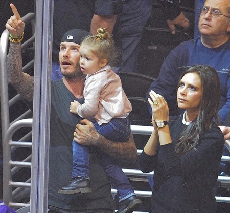 David đưa cả gia đình tới xem một trận bóng, ngày 23/10