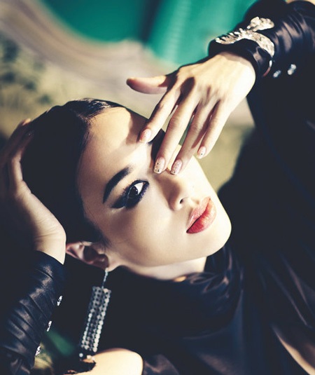 Không thể phủ nhận, Chung Lệ Đề của hiện tại ngày càng trẻ đẹp, nóng bỏng và cuốn hút.