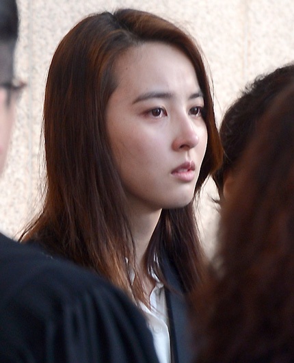 Nữ diễn viên Han Hye Jin rưng rưng lệ