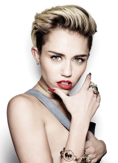 Miley Cyrus mặc “thoáng” vì…muốn được mọi người nhớ đến - 4 Trang phục biểu diễn mới nhất của Miley, tối 6/10