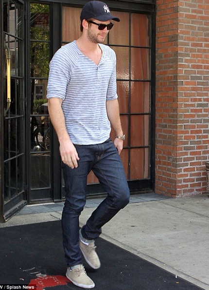 Miley Cyrus làm tất cả vì muốn được nổi tiếng! - 2 Liam Hemsworth - bạn trai cũ của Miley vui vẻ và thoải mái hơn sau khi chia tay cô