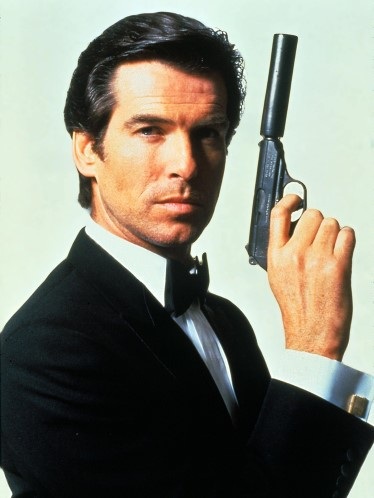 Những ngôi sao màn bạc “càng già càng cay” (phần 2) - 13 Pierce Brosnan
