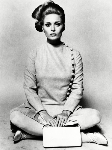 Những ngôi sao màn bạc “càng già càng cay” (phần 2) - 21 Faye Dunaway nổi tiếng nhờ bộ phim The Thomas Crown Affair
vào năm 1968 và