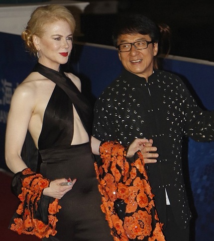 Váy áo “hút mắt” của Nicole Kidman - 3 Thành Long tiếp đón người bạn từ Úc rất chu đáo