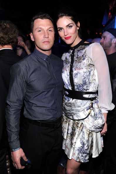 Siêu mẫu Hilary Rhoda và chồng tương lai Sean Avery, cặp đôi vừa tuyên bố đính hôn trước show diễn