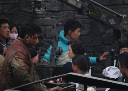 Chương Tử Di quấn quýt bên tình mới