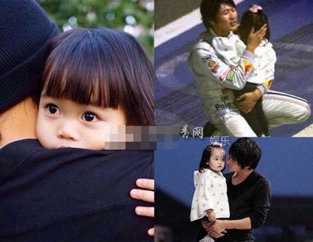 Những hình ảnh hạnh phúc của Wang Feng bên con gái khi vợ chồng anh còn chung sống.