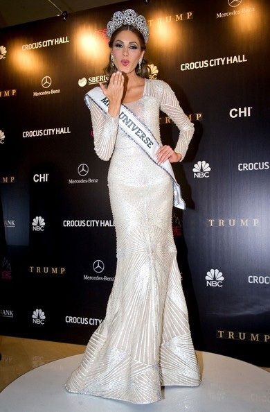 Gabriela Isler đang bận rộn với lịch chụp hình và trả lời phỏng vấn.