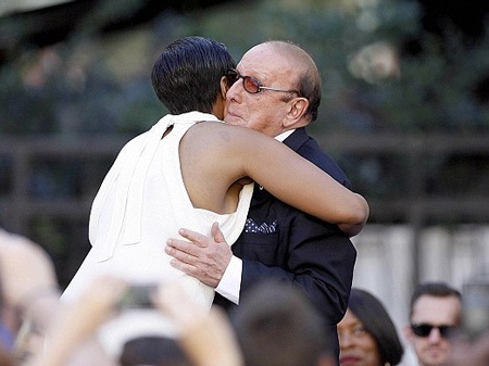 Jennifer Hudson bật khóc vì được gắn sao trên Đại lộ danh vọng