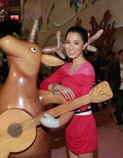 Xa Thi Mạn bị fan cuồng cầu hôn