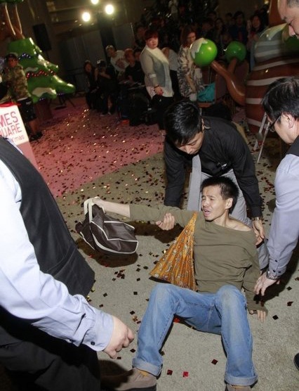 Xa Thi Mạn bị fan cuồng cầu hôn