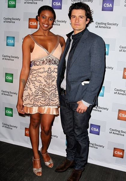 Orlando Bloom thân mật với bạn diễn Condola Rashad