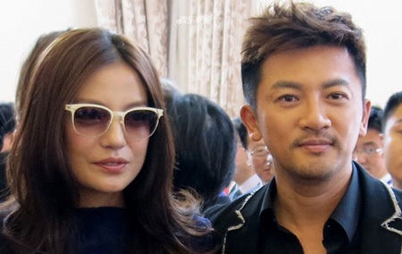 Các fan vẫn luôn hi vọng về chuyện phim giả tình thật của Triệu Vy và Tô Hữu Bằng.
