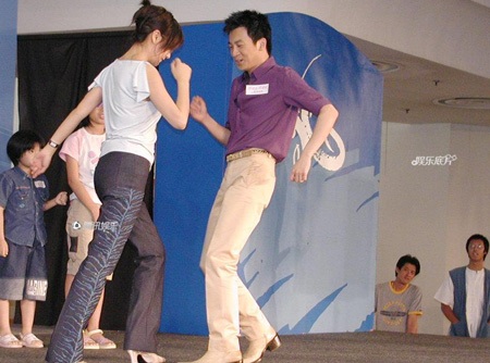 Những hình ảnh đẹp của cặp tình nhân Tiểu Yến Tử và Ngũ A Ka trong phim Hoàn châu cách cách