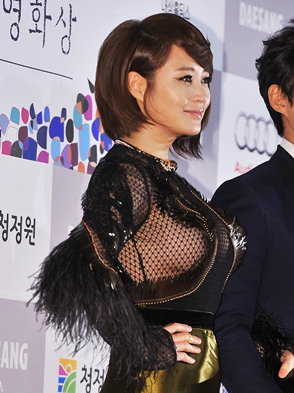 Kim Hye Soo cũng là một trong những ngôi sao gây chú ý nhất tại lễ trao giải tối qua.