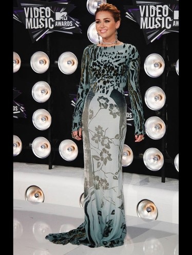 Phong cách rock nổi loạn được Miley sử dụng suốt giai đoạn năm 2009.