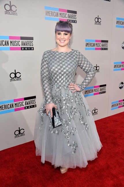 Lady Gaga cưỡi ngựa, Ciara diện váy xuyên thấu tới lễ trao giải - 41 Kelly Osbourne