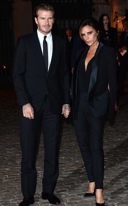 Vợ chồng Beckham bán quần áo hàng hiệu làm từ thiện - 4 Giờ đây, vợ chồng Beckham thích phong cách thời trang chín chắn, sang trọng và nền nã.